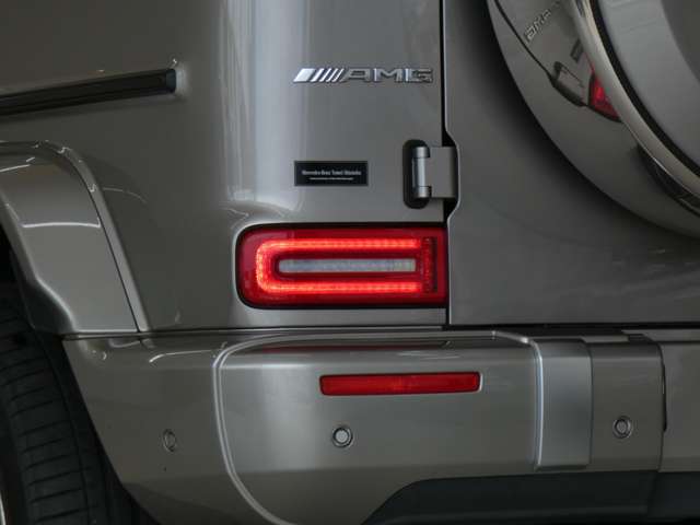 Mercedes-Benz G-Class 4