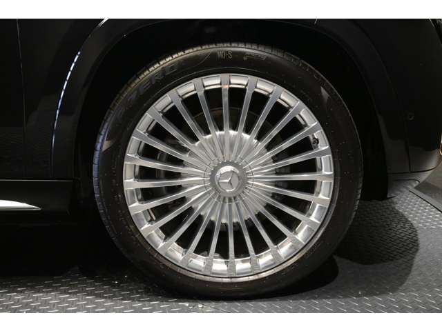 Mercedes-Benz GLS 10