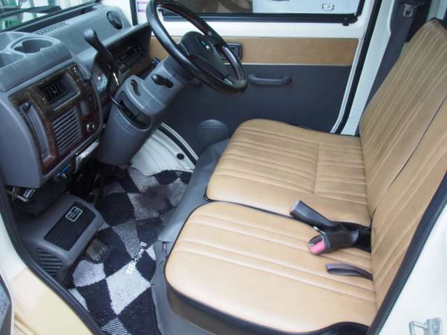 Daihatsu Midget II 11