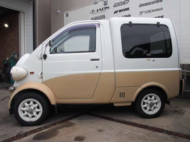 Daihatsu Midget II 3