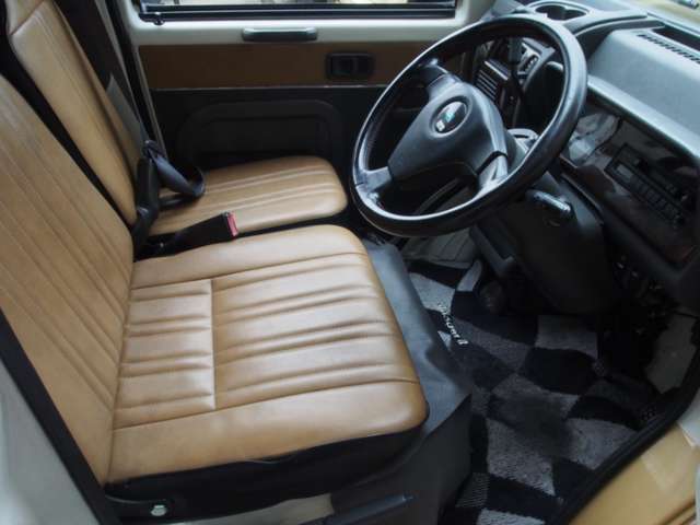 Daihatsu Midget II 10