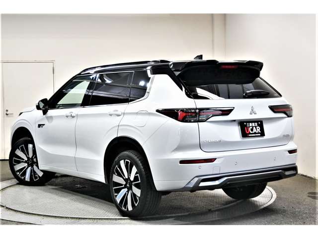 Mitsubishi Outlander 4