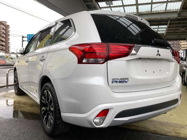 Mitsubishi Outlander PHEV 10