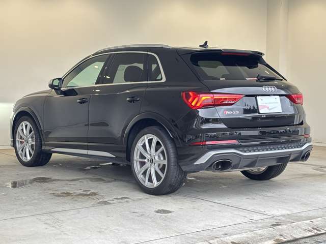 Audi RS Q3 11