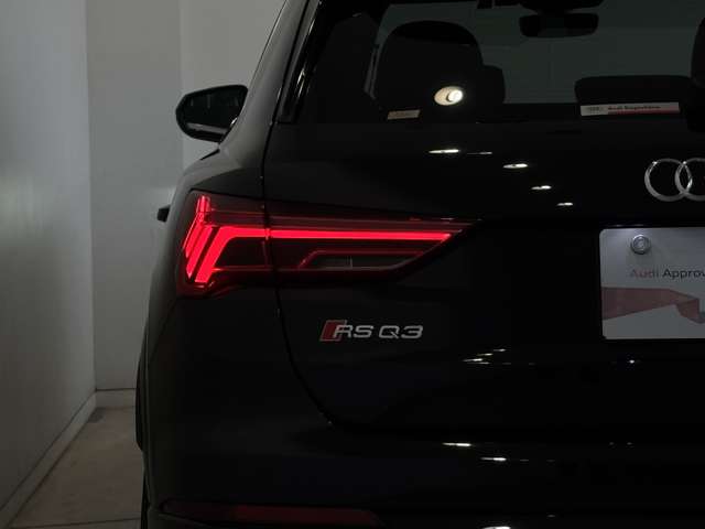 Audi RS Q3 12