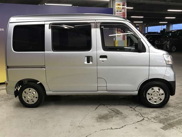 Daihatsu Hijet Cargo 11