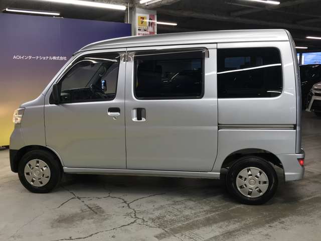 Daihatsu Hijet Cargo 12