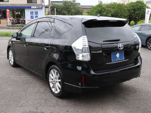 Toyota Prius α 12