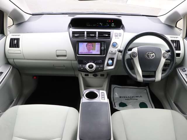 Toyota Prius α 2