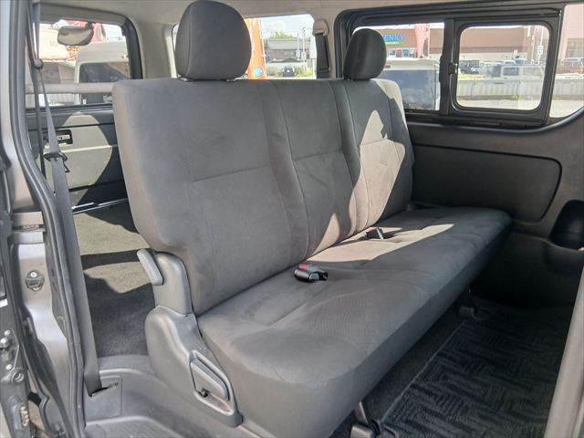 Toyota Hiace Van 5