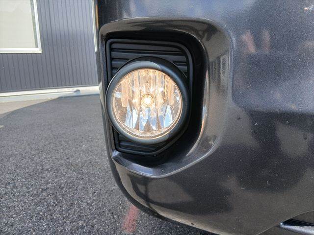 Toyota Hiace Van 9
