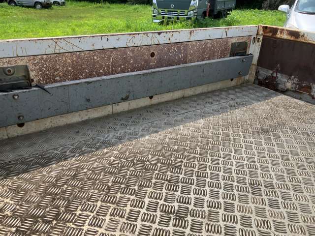 Isuzu Elf 11