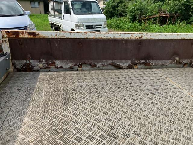 Isuzu Elf 10