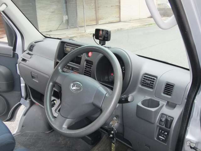 Daihatsu Hijet Cargo 11