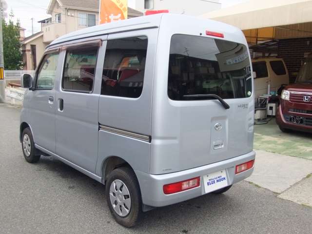 Daihatsu Hijet Cargo 8