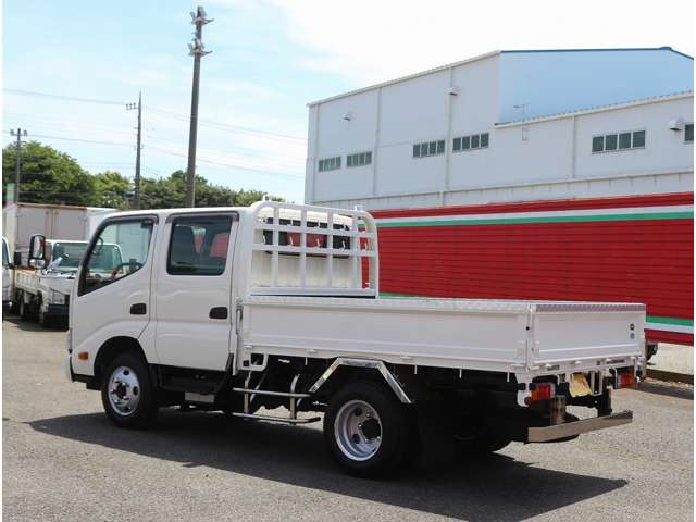 Hino Dutro 11