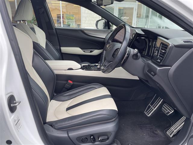 Lexus NX 7