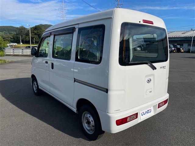 Daihatsu Hijet Cargo 11