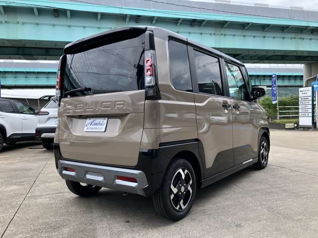 Mitsubishi Delica Mini 10