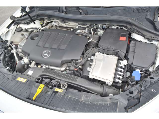 Mercedes-Benz GLA-Class 11