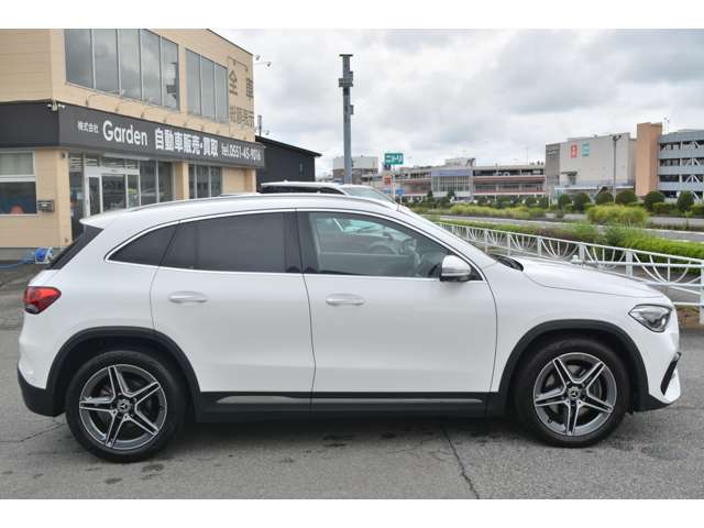 Mercedes-Benz GLA-Class 4