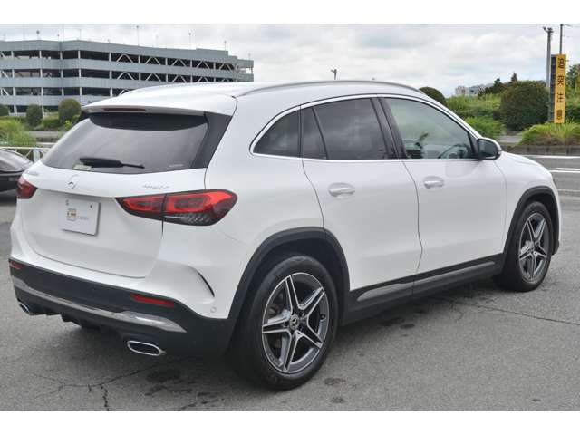 Mercedes-Benz GLA-Class 9