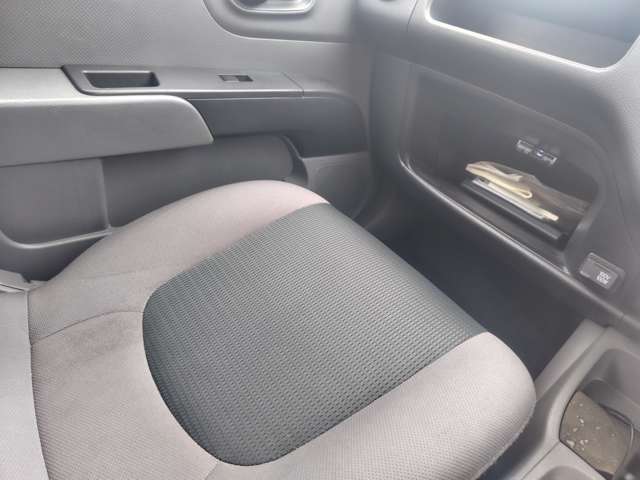 Mazda Familia Van 12