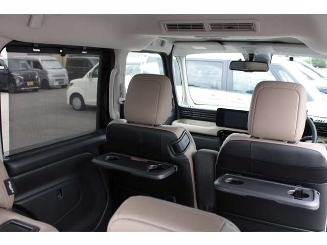 Mitsubishi Delica Mini 12
