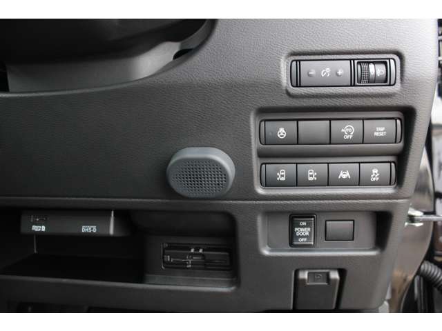 Mitsubishi Delica Mini 10