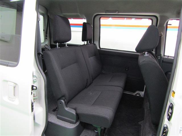 Daihatsu Hijet Cargo 8