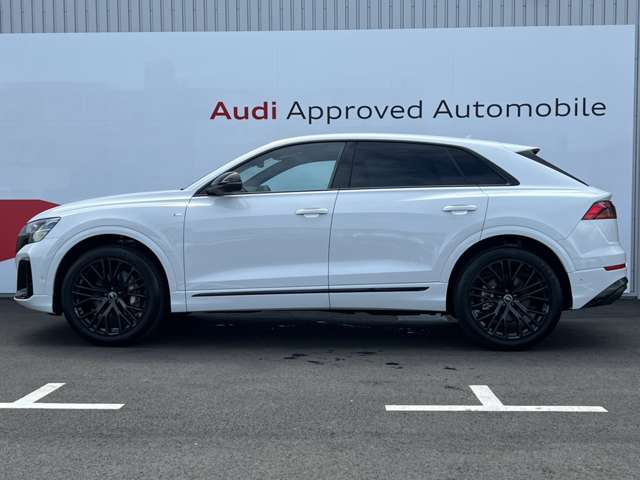 Audi Q8 12