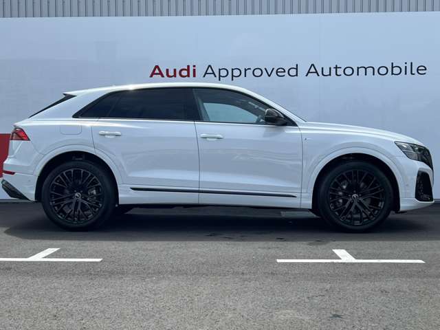 Audi Q8 8