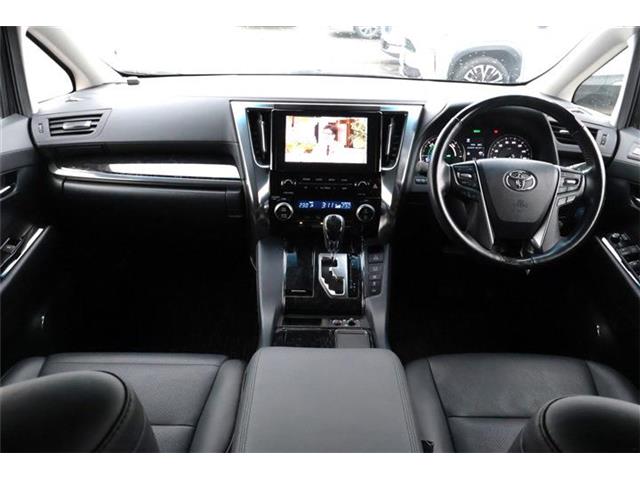 Toyota Vellfire 2