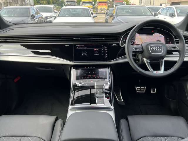 Audi Q8 3