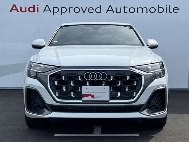 Audi Q8 6