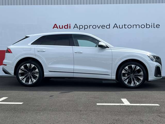 Audi Q8 8