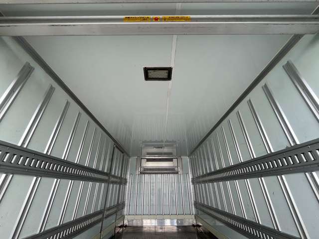 Isuzu Elf 12