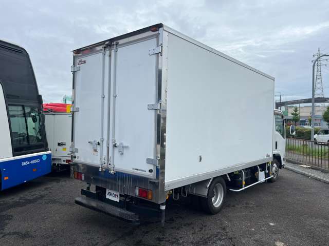 Isuzu Elf 8