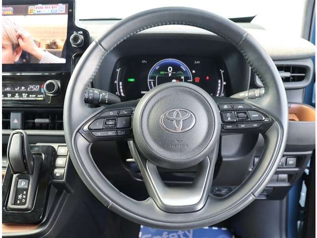 Toyota Sienta 11