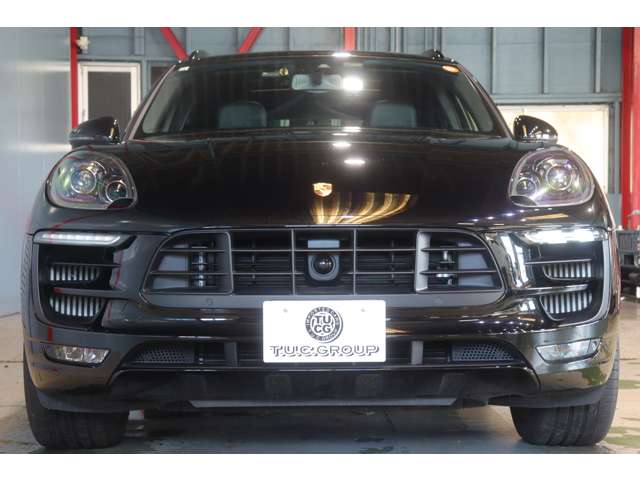 Porsche Macan 8