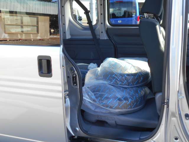 Honda N-VAN 8