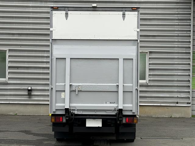 Isuzu Elf 4