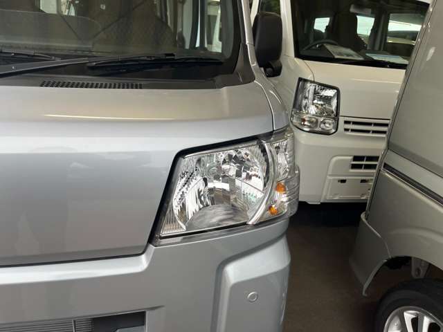 Daihatsu Hijet Cargo 7