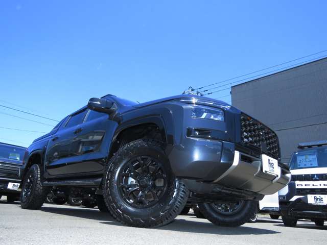 Mitsubishi Triton 8