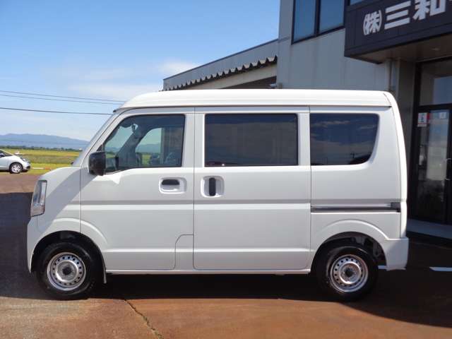 Nissan NV100 Clipper 4
