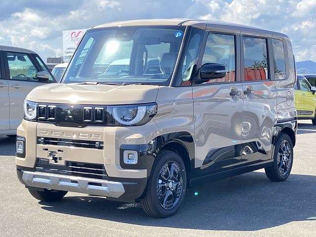 Mitsubishi Delica Mini 8