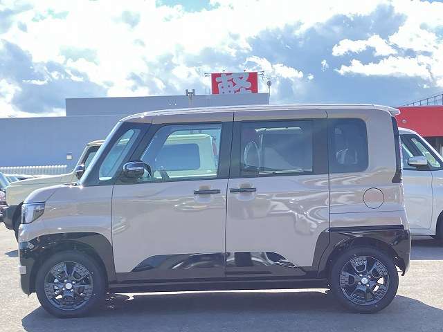 Mitsubishi Delica Mini 9