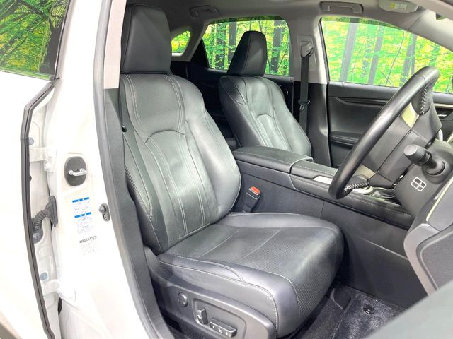 Lexus RX 9