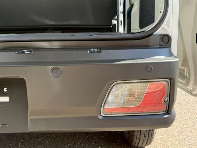 Daihatsu Hijet Cargo 11