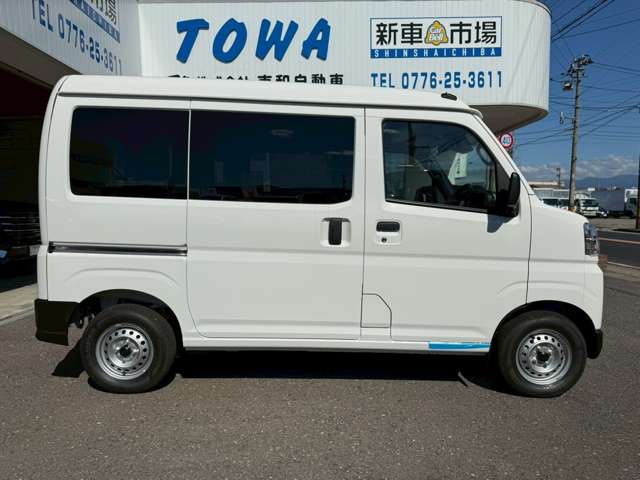 Daihatsu Hijet Cargo 6